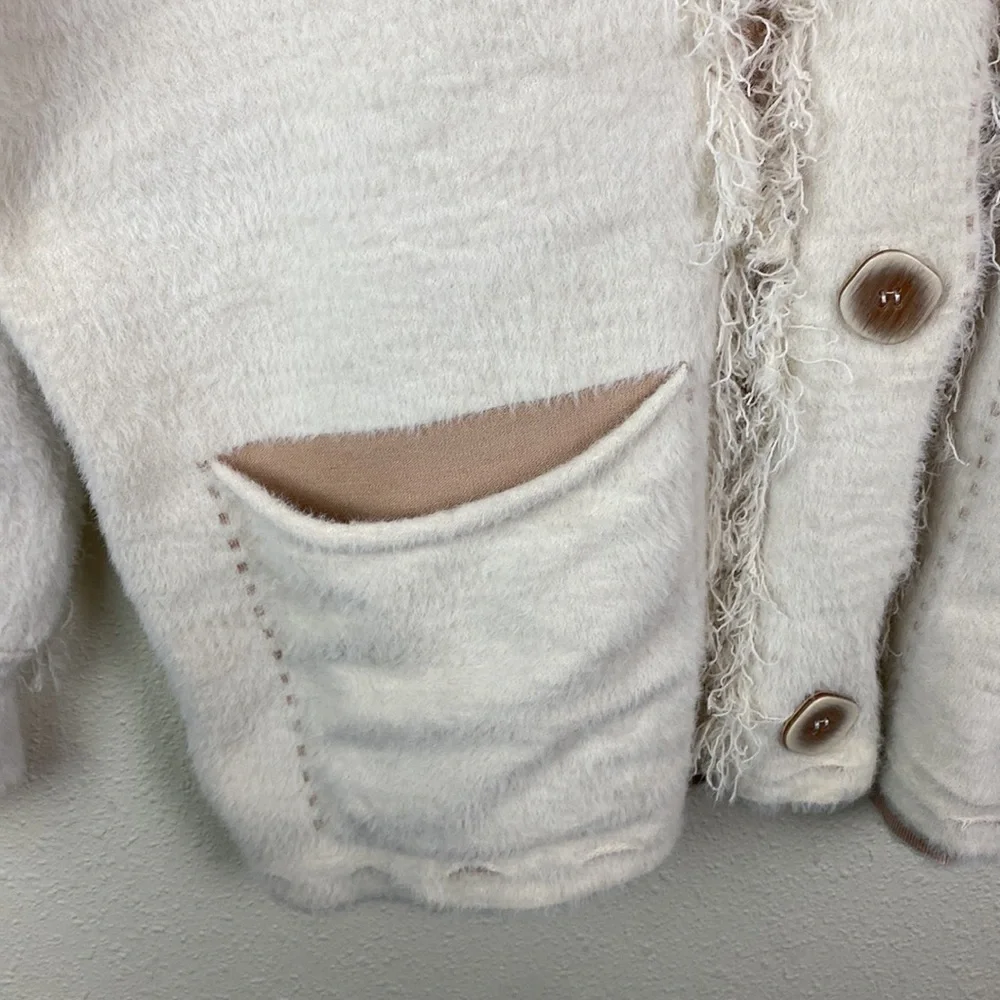 NWT Fate | Beige & Cream Oversized Distressed Fuzzy Cardigan M - Picture 4 of 10